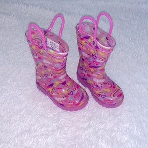 Olive & Edie size 5 toddler rainbow rain boots